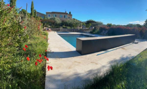 Mas provençal les cachots